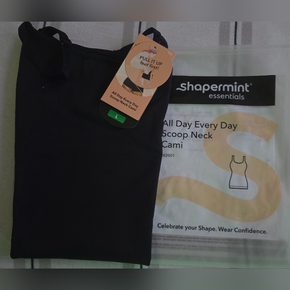 Shapermint Black Scoop Neck Cami